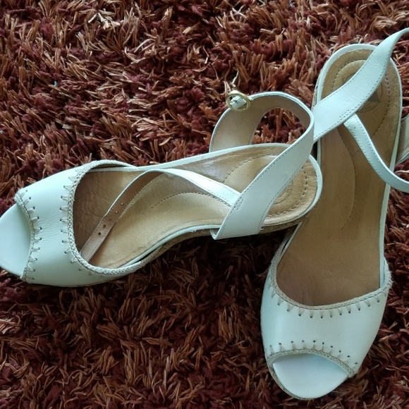 Sandals - Picture 2 of 4